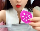 莲藕小姐姐视频,揭秘美食背后的故事